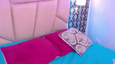 Snapshot of akane_uwu chatting on 01/07/25, 03:23 A K A N E U W U online show from 01/07/25, 03:23