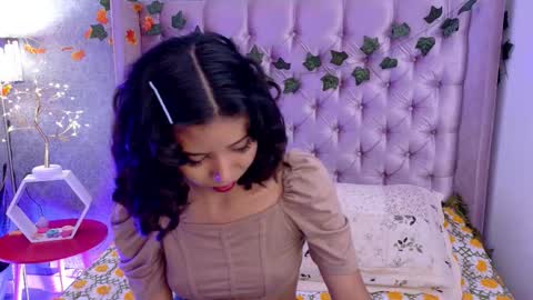 Snapshot of akane_uwu chatting on 11/06/25, 03:35 A K A N E U W U online show from 11/06/25, 03:35