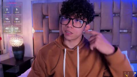 Snapshot of akazaboy chatting on 11/23/25, 04:45 akazaboy online show from 11/23/25, 04:45