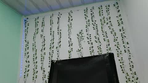akemy_saunderz online show from 06/07/26, 09:07