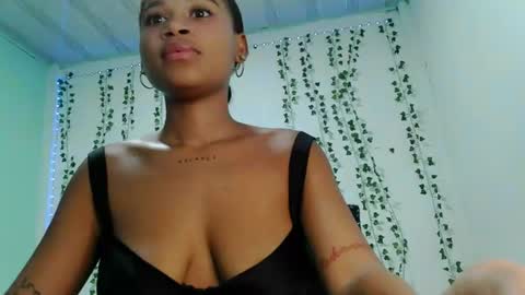 akemy_saunderz online show from 06/11/26, 03:04