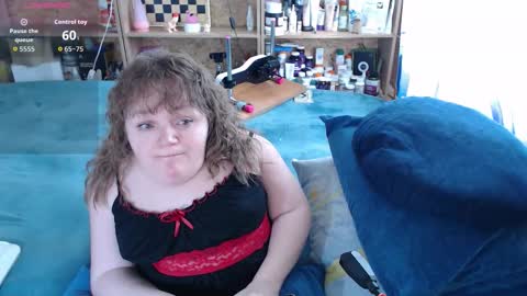 Snapshot of akindmodel chatting on 10/13/25, 09:20 Natalie online show from 10/13/25, 09:20