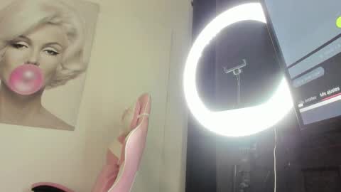 akiraht online show from 10/12/25, 08:19