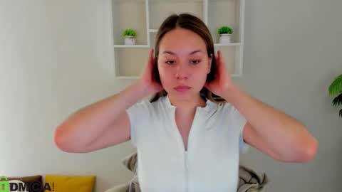 Snapshot of al1ice_moures chatting on 10/13/25, 09:31 Al1ice online show from 10/13/25, 09:31