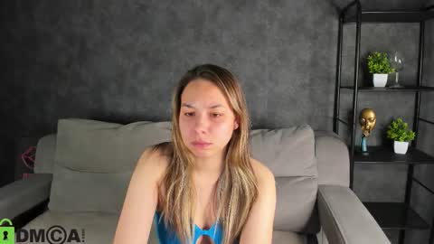 Snapshot of al1ice_moures chatting on 10/16/25, 01:39 Al1ice online show from 10/16/25, 01:39