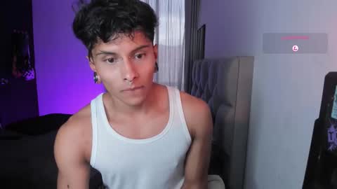 Snapshot of ala_ha_ chatting on 10/23/25, 10:19 Ander uwu online show from 10/23/25, 10:19