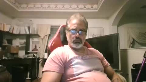 Snapshot of aladdin31673 chatting on 11/15/25, 03:04 aladdin31673 online show from 11/15/25, 03:04