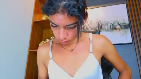 Alahia Rodriguez online show from 05/24/26, 12:21