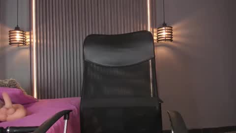 Snapshot of alahia_betancur chatting on 09/23/25, 02:31 Alahia  online show from 09/23/25, 02:31