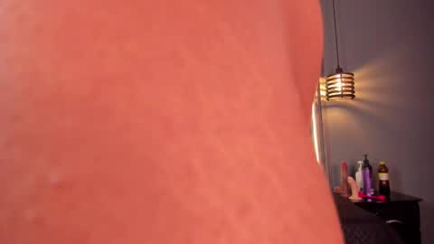 Snapshot of alahia_betancur chatting on 10/09/25, 03:43 Alahia  online show from 10/09/25, 03:43