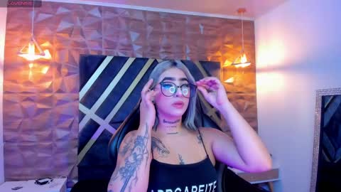 Snapshot of alahia_dangelo_ chatting on 10/07/25, 11:29 ALAHIA online show from 10/07/25, 11:29