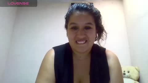 Snapshot of alahia_fox chatting on 02/27/25, 07:04 alahia online show from 02/27/25, 07:04