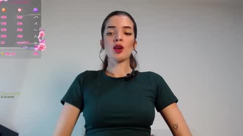 Snapshot of alahia_sky chatting on 11/07/25, 09:42 online show from 11/07/25, 09:42