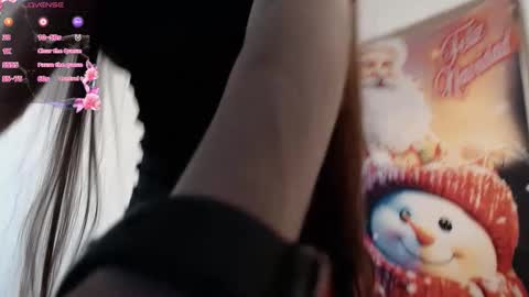 Snapshot of alahia_sky chatting on 12/15/25, 11:36 online show from 12/15/25, 11:36