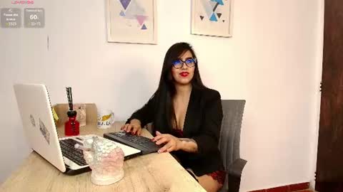 Snapshot of alahiacolucci chatting on 06/12/26, 01:10 alahiacolucci online show from 06/12/26, 01:10