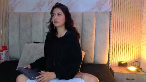 alahiasweet1 online show from 06/13/26, 04:32