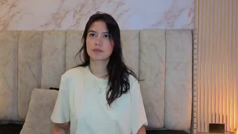 alahiasweet1 online show from 06/18/26, 11:47