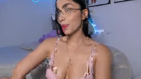 Alaia Alegria online show from 04/05/26, 10:40