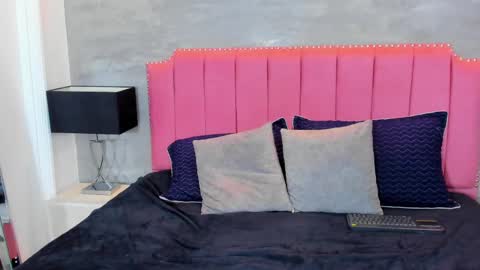 alaia_colins online show from 09/24/25, 04:05