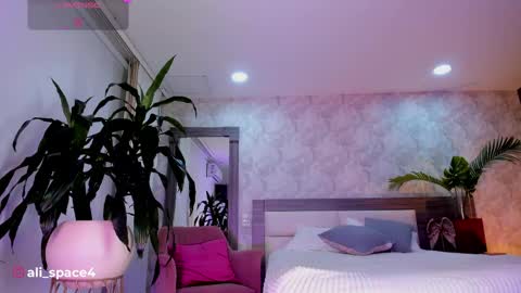 alaiaguerra online show from 05/19/26, 02:18