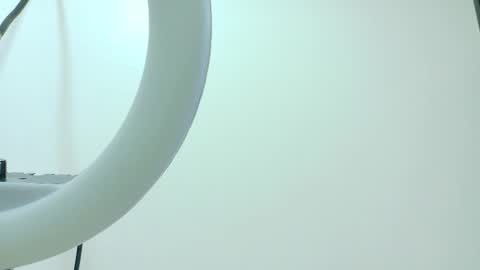  Alaia  online show from 10/31/25, 11:22