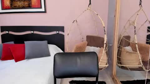     online show from 11/12/25, 07:13