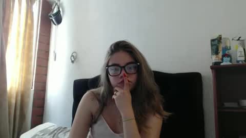 alaina_blessed online show from 11/18/25, 07:51