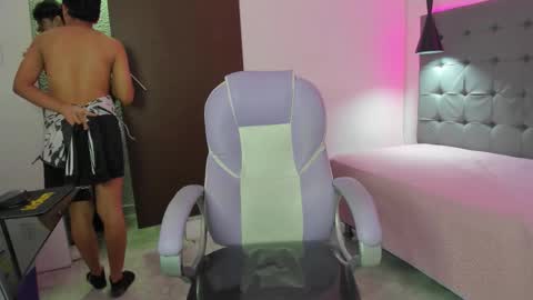 Snapshot of alamgrey_ chatting on 09/28/25, 01:00 Alam online show from 09/28/25, 01:00