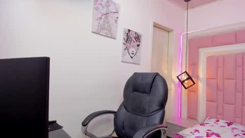 Snapshot of alamgrey_ chatting on 10/12/25, 08:02 Alam online show from 10/12/25, 08:02