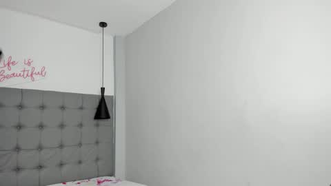 Snapshot of alamgrey_ chatting on 10/26/25, 11:16 Alam online show from 10/26/25, 11:16