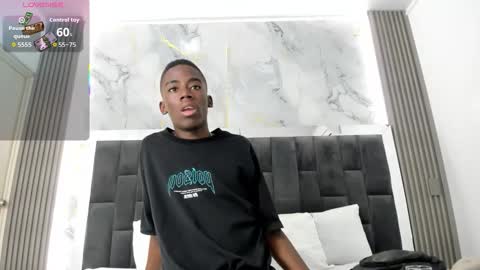 Snapshot of alan_blacke chatting on 10/10/25, 08:30 alan_blacke online show from 10/10/25, 08:30