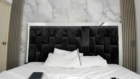 Snapshot of alan_blacke chatting on 10/24/25, 07:43 alan_blacke online show from 10/24/25, 07:43