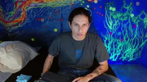 Snapshot of alan_dominant chatting on 11/18/25, 12:38 Alan online show from 11/18/25, 12:38