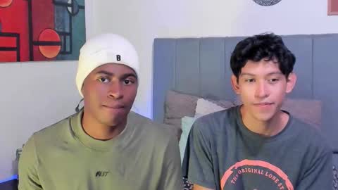 Snapshot of alan_scot chatting on 10/14/25, 01:17 Alan and Criss - WE JUST FRIENDS WITH BENEFITS BOTH VERS online show from 10/14/25, 01:17