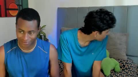 Snapshot of alan_scot chatting on 10/18/25, 07:03 Alan and Criss - WE JUST FRIENDS WITH BENEFITS BOTH VERS online show from 10/18/25, 07:03