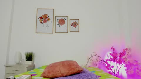 Snapshot of alana_111 chatting on 10/07/25, 02:42 alana online show from 10/07/25, 02:42