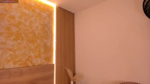 alana_2916 online show from 11/06/25, 03:51