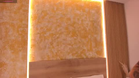 alana_2916 online show from 11/24/25, 03:17