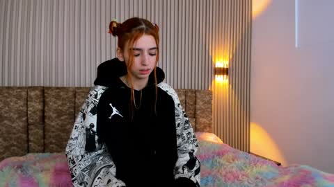A L A N A  online show from 12/04/24, 02:04