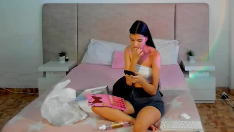 Snapshot of alana__get chatting on 10/12/25, 03:00 online show from 10/12/25, 03:00