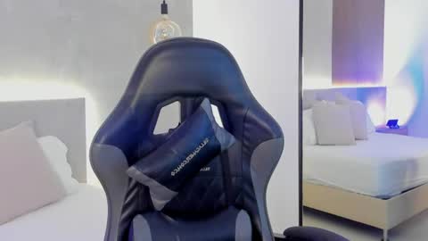 M E L I online show from 06/09/26, 02:28