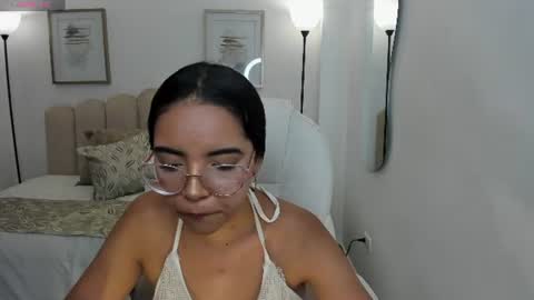 alana  online show from 06/15/26, 07:27