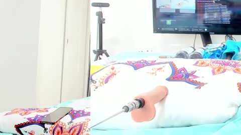 Snapshot of alana_melt18 chatting on 09/28/25, 07:30 Alana online show from 09/28/25, 07:30