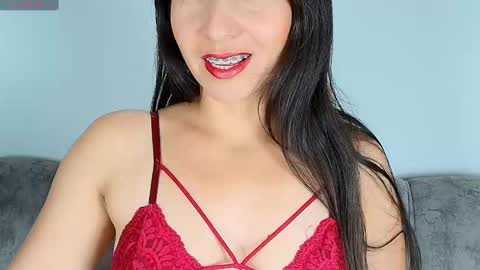 Snapshot of alana_pink95 chatting on 11/04/25, 10:03 alana_pink95 online show from 11/04/25, 10:03