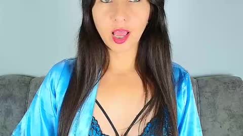 Snapshot of alana_pink95 chatting on 11/18/25, 10:41 alana_pink95 online show from 11/18/25, 10:41