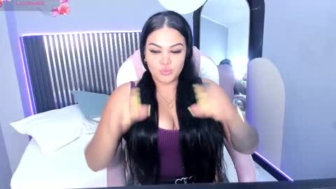 Snapshot of alana_roggers_ chatting on 09/29/25, 08:02 Alana Rogers online show from 09/29/25, 08:02