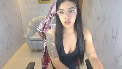 Snapshot of alana_rosse_s chatting on 12/18/25, 01:28 Alana online show from 12/18/25, 01:28