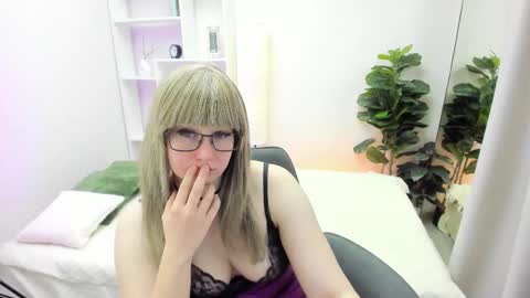 Snapshot of alana_soft chatting on 01/16/26, 06:28 Alana online show from 01/16/26, 06:28