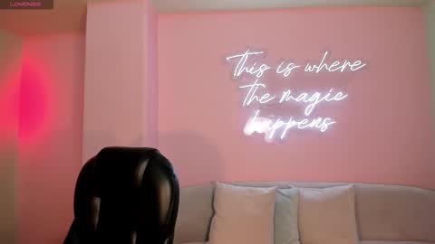 Alana online show from 09/20/25, 11:44