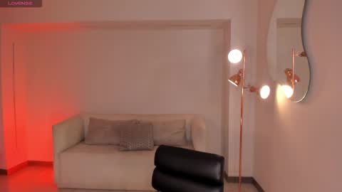 Alana online show from 10/22/25, 12:27